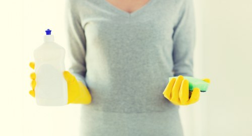 Short-let kitchen and bathroom cleaning for Hounslow hosts