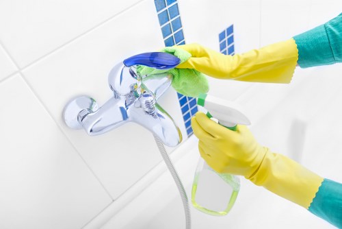 End of tenancy cleaning in a Hounslow flat